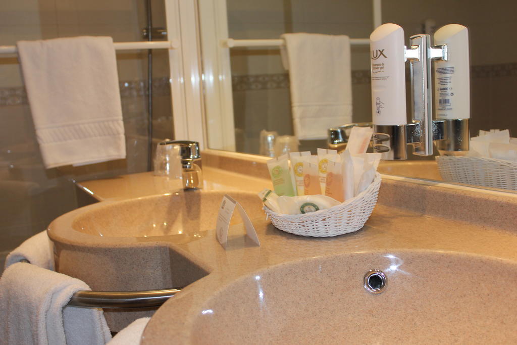 Best Western Plus Hotel Malherbe Caen Szoba fotó